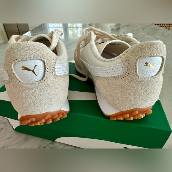 Puma Kids Sneakers in Cream and White - Picture 4 of 6